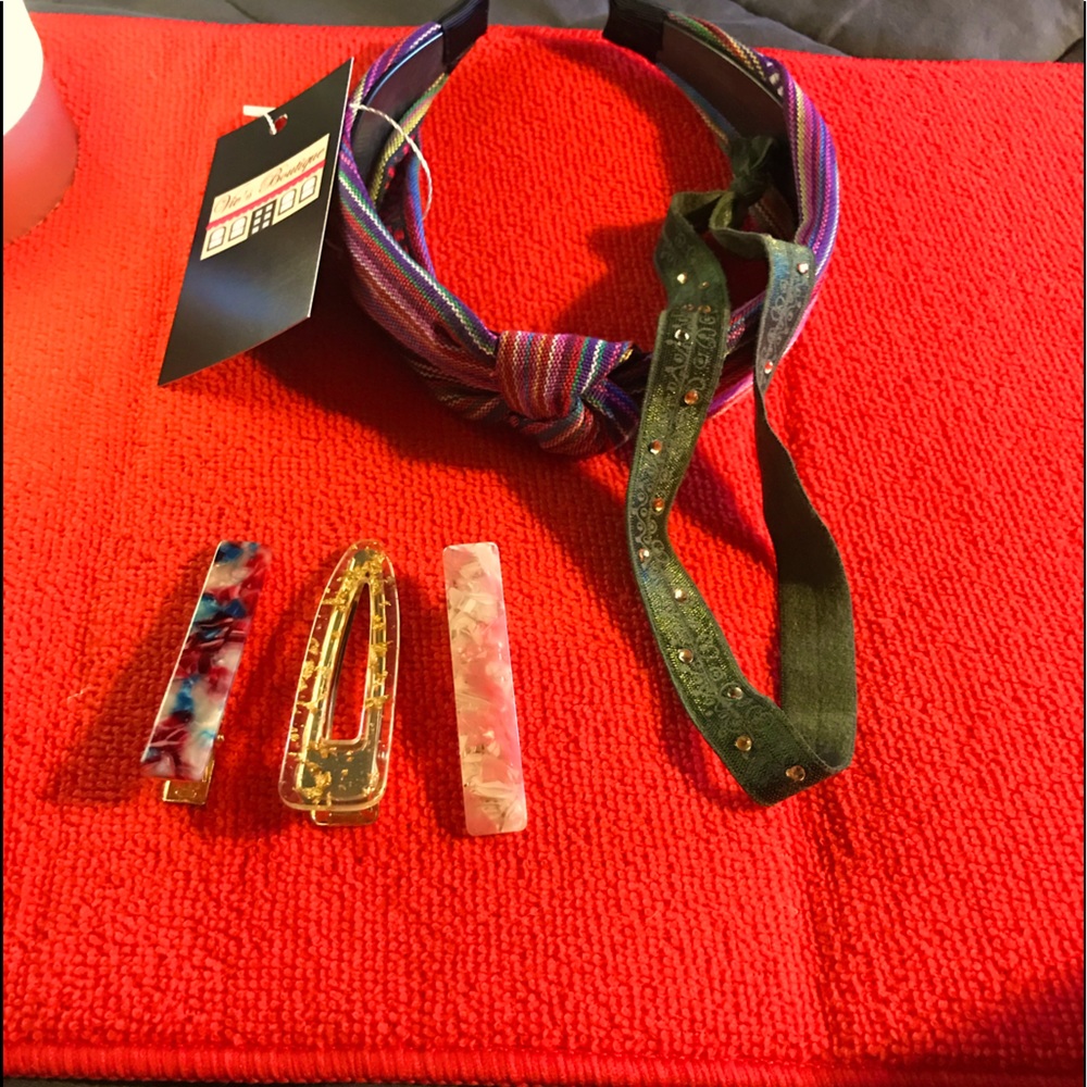 3/$20 Hair Accessory Bundle